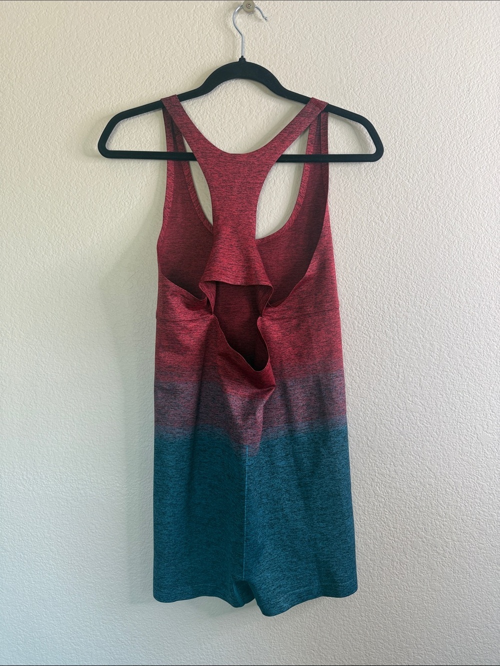 Athleta women’s relay bodysuit Sz XL ombré red blue EUC - Picture 5 of 5